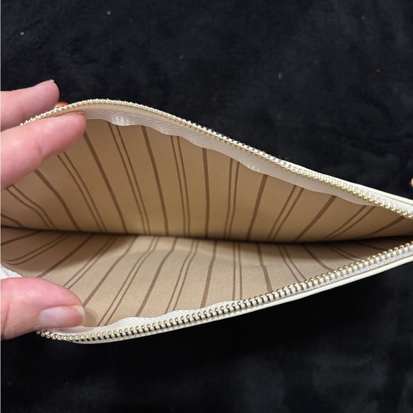 Checkered pouch - Picture 3 of 3